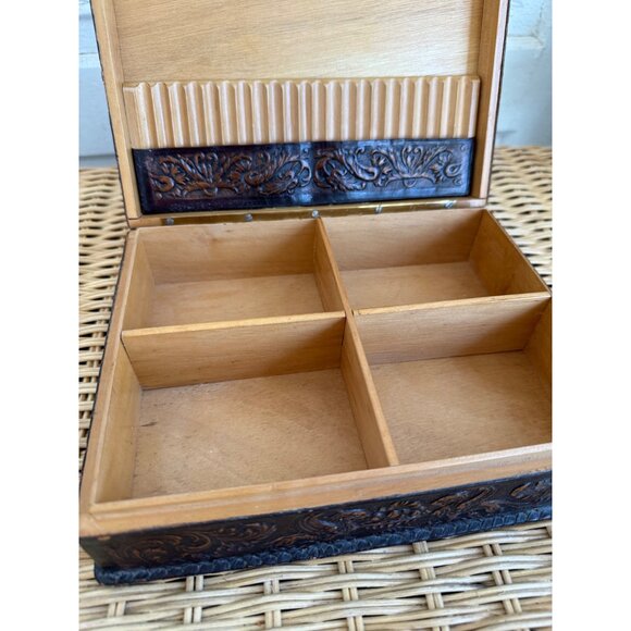 Vintage 60's Spanish Don Quixote Tooled Leather Cigarette Box - Picture 11 of 16